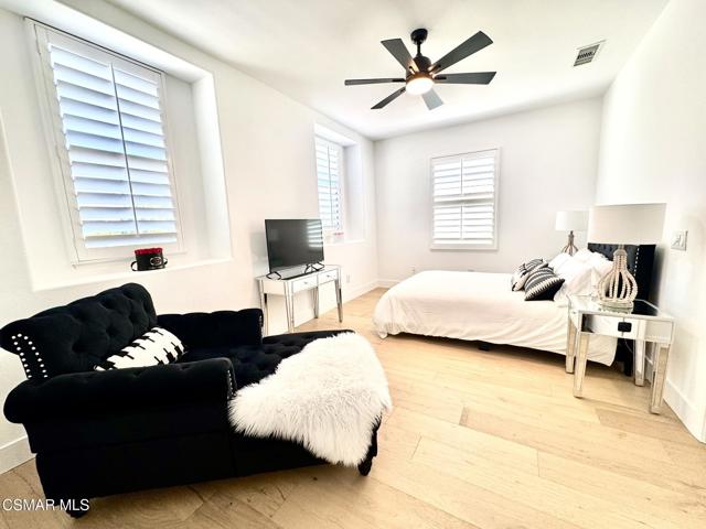 4984 Corral Street, Simi Valley CA: https://media.crmls.org/mediaz/81d67812-db75-47ea-b29e-84cea57a6bae.jpg