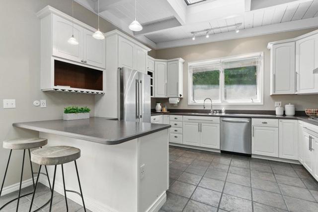 3225 Upper Lock Avenue, Belmont CA: https://media.crmls.org/mediaz/81d6f1af-f029-43b3-b572-3952d7efa7bb.jpg
