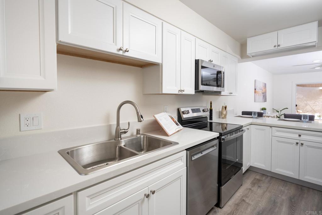587 Beverly Pl - photo 4