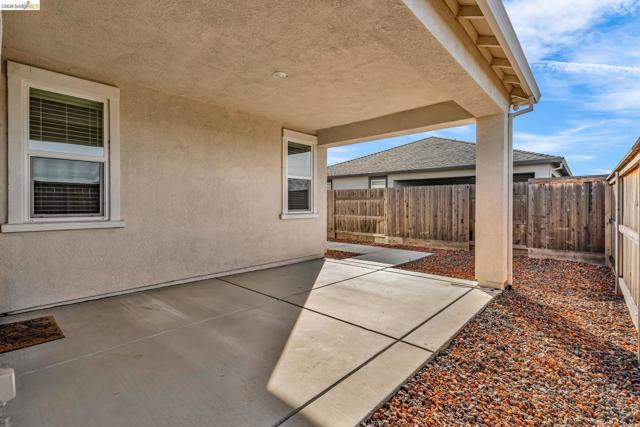 2087 Stars Dr, Rio Vista CA: https://media.crmls.org/mediaz/81d76def-75f0-435b-afaa-3e98ad20750a.jpg