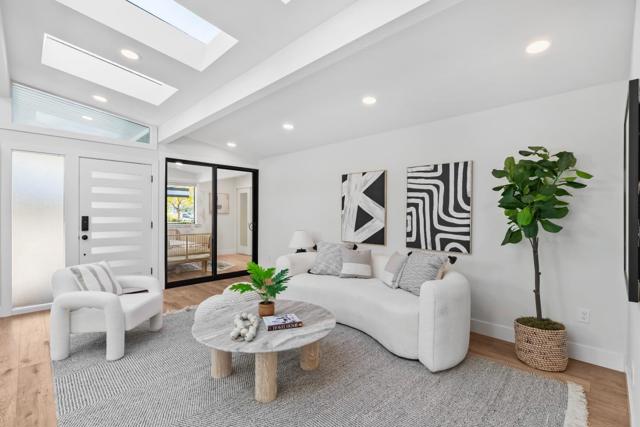 691 Dunholme Way, Sunnyvale CA: https://media.crmls.org/mediaz/81d80a26-21a2-4dd0-b330-3ab18eb0b85c.jpg