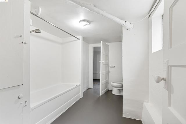 Image 36 of 42 For 2113 6th St  