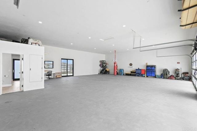573 Lilac Ranch Rd, Alpine CA: https://media.crmls.org/mediaz/81d9a19b-40a1-4629-987b-5c9c63d94e39.jpg