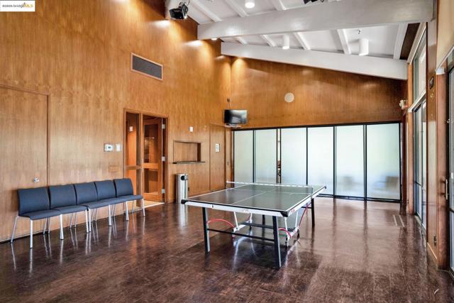 470 N N Civic Drive, Walnut Creek CA: https://media.crmls.org/mediaz/81d9dfc7-9c22-439e-9aef-9f4b3c16387e.jpg