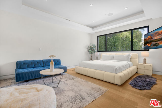 2501 Zorada Drive, Los Angeles CA: https://media.crmls.org/mediaz/81daac53-4d74-426c-b6f0-76ceff1fdcfe.jpg