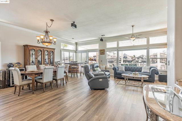 4174 Beacon Pl, Discovery Bay CA: https://media.crmls.org/mediaz/81db5bf5-0c27-4198-8919-416a8935595c.jpg