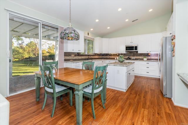 Detail Gallery Image 10 of 45 For 16350 Open View Rd, Ramona,  CA 92065 - 4 Beds | 2 Baths