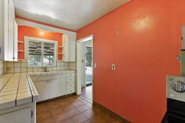 14862 Watters Drive, San Jose CA: https://media.crmls.org/mediaz/81dc4ff9-e70f-4742-b9f9-e60f24dbf14b.jpg