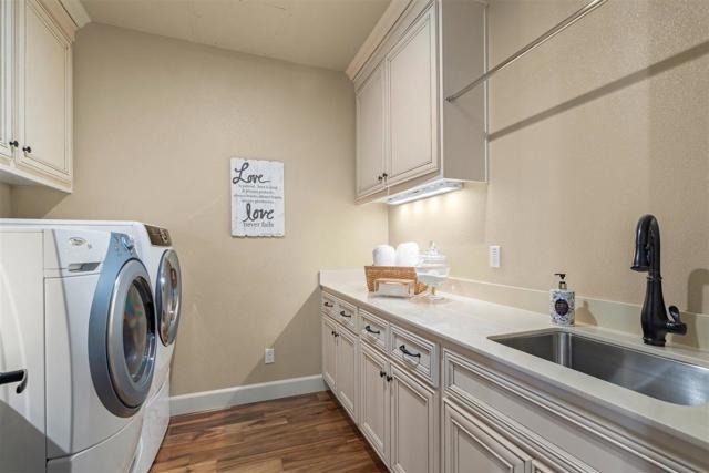 21 Bigleaf Road, Orinda CA: https://media.crmls.org/mediaz/81dc76e2-9773-4a68-b05c-daa19f0bb478.jpg