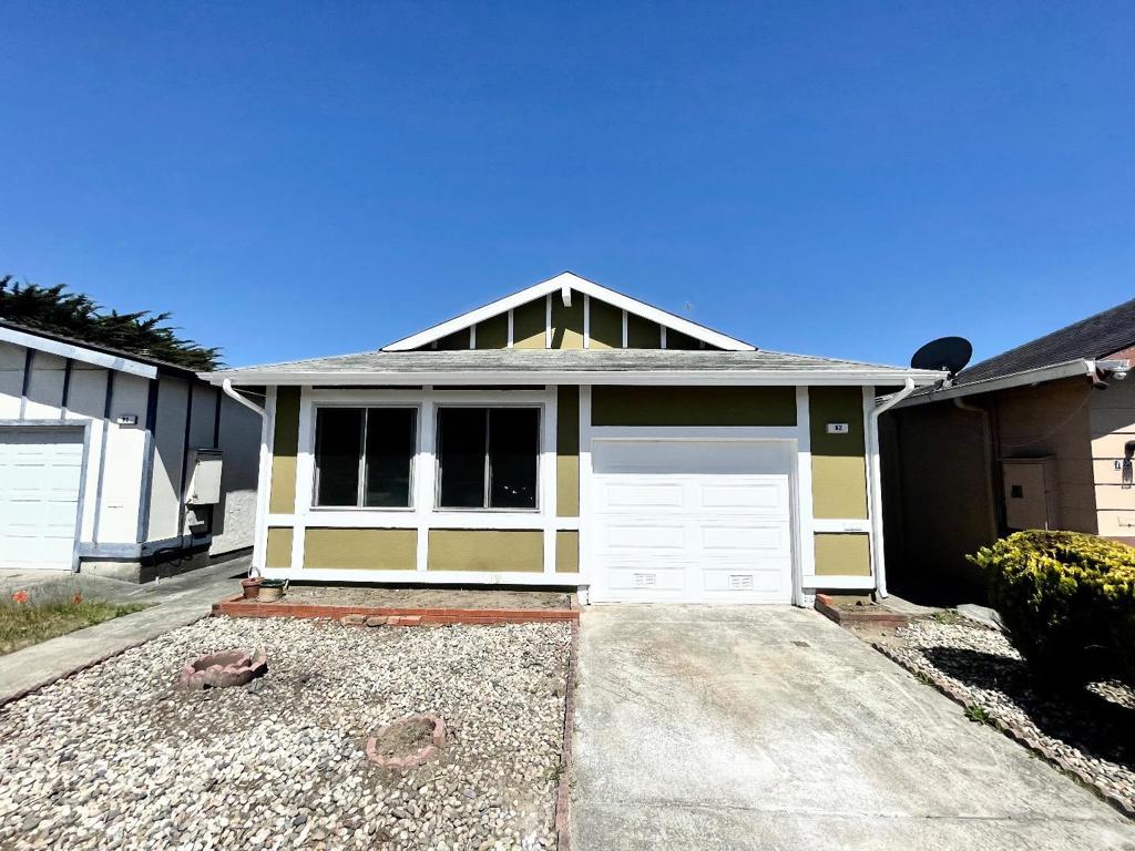 82 Bromley Court
