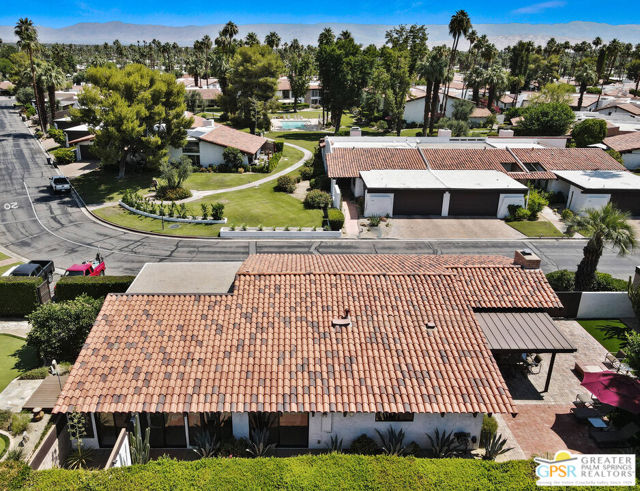 1347 Primavera Drive, Palm Springs CA: https://media.crmls.org/mediaz/81dcc370-55c0-4eb9-8181-396326e89534.jpg