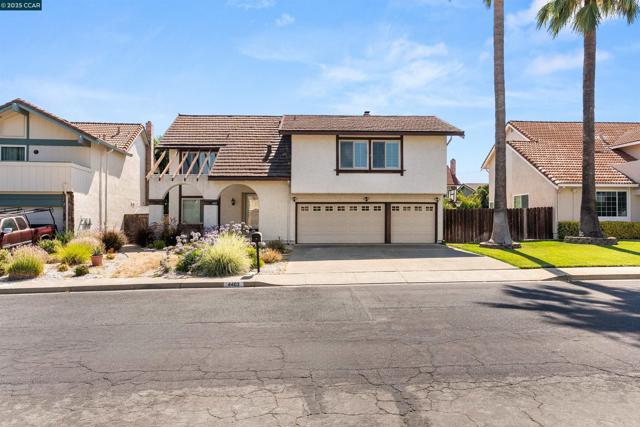 4403 Winterberry Ct, Concord CA: https://media.crmls.org/mediaz/81dd88a8-7025-438e-bdaa-4f46f9bc6b65.jpg