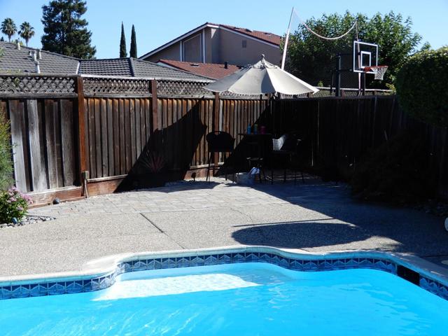 4604 Royal Forest Court, San Jose CA: https://media.crmls.org/mediaz/81de4502-4d0b-4935-856e-a05fa049023a.jpg