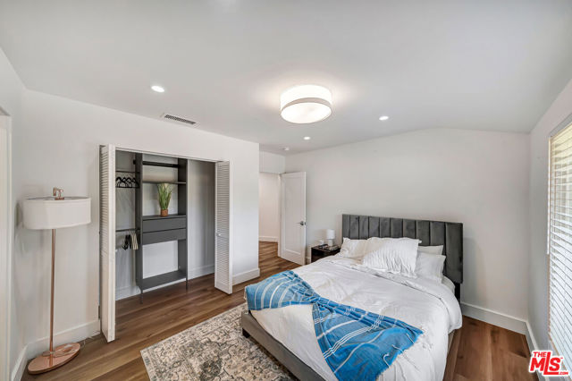 19841 Henshaw Street, Woodland Hills CA: https://media.crmls.org/mediaz/81debef4-5e1b-4bfb-b511-44ce0e7a6e25.jpg