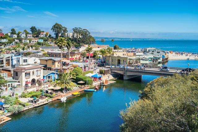 1890 Wharf Road, Capitola CA: https://media.crmls.org/mediaz/81df2679-d7b0-470c-86c9-f2ae0ac11268.jpg