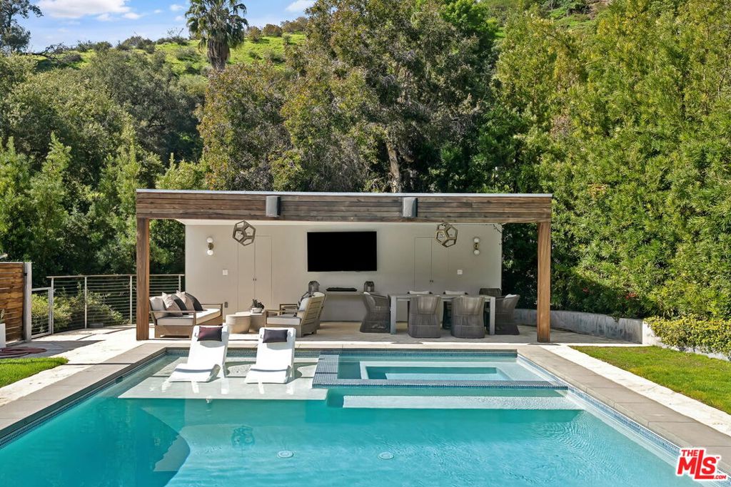 MLS #25556461 img 40