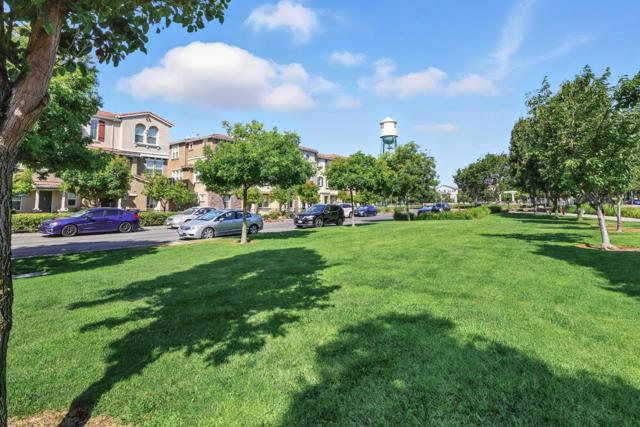 2333 Gibbons Street, Hayward CA: https://media.crmls.org/mediaz/81df34e0-3300-4391-8bc9-0691f951cfb6.jpg