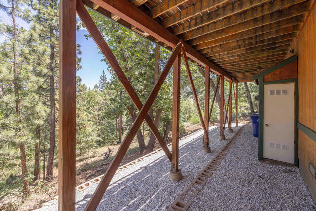 1307 Pigeon Road, Big Bear CA: https://media.crmls.org/mediaz/81df3e19-9dc2-444b-962c-f946251ba8a5.jpg