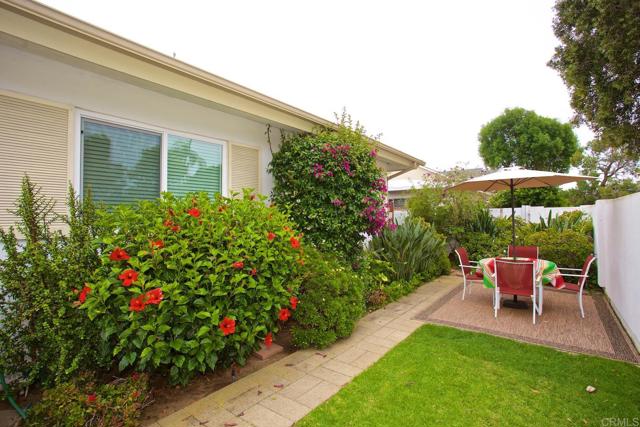 Detail Gallery Image 2 of 12 For 621 Country Club Lane, Coronado,  CA 92118 - 4 Beds | 3 Baths