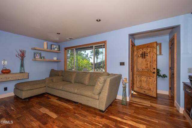 885 Riverside Street, Ventura CA: https://media.crmls.org/mediaz/81df7863-8836-4113-ba05-d947ea83f0c4.jpg