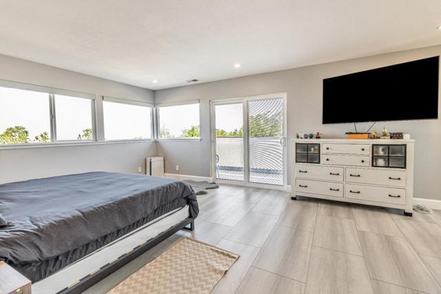 11550 Skyline Boulevard, Oakland CA: https://media.crmls.org/mediaz/81e026b3-73c9-4864-8b4e-f824cd44b0a2.jpg