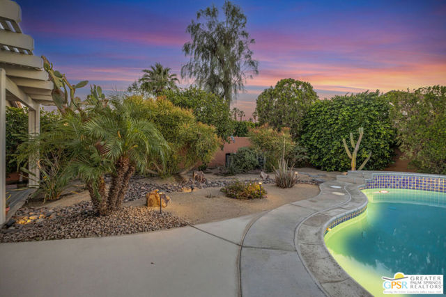 30005 Avenida Alvera, Cathedral City CA: https://media.crmls.org/mediaz/81e1095f-c26a-4abe-a2be-45b6cf83ba4f.jpg