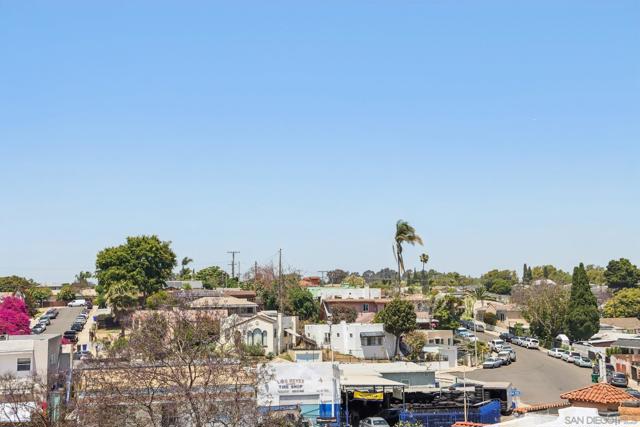 529 Olivewood Ter, San Diego CA: https://media.crmls.org/mediaz/81e14b27-52d5-4947-bccb-5acec88bcfab.jpg