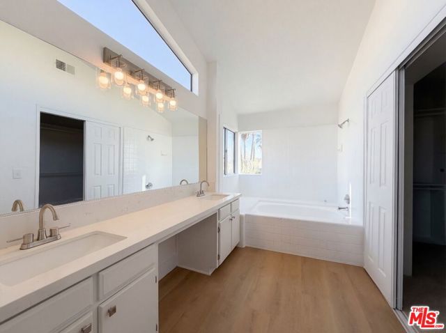 37740 Duffel Street, Palmdale CA: https://media.crmls.org/mediaz/81e17df1-3c22-4f85-8d61-07a114ad7585.jpg