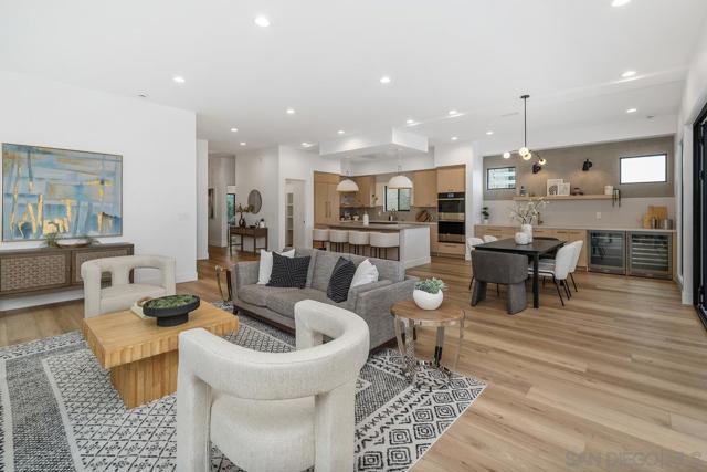 1826 Galveston St, San Diego CA: https://media.crmls.org/mediaz/81e1bdd7-1610-40ff-a5ea-a880f0ef746c.jpg