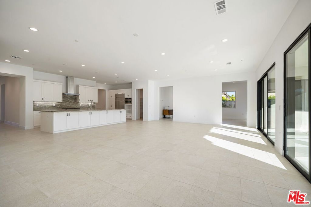 MLS #25613907 image #17