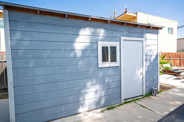 4175 Van Dyke Avenue, San Diego CA: https://media.crmls.org/mediaz/81e1fcc0-cbe2-4b2e-815d-f97f1d75bea4.jpg