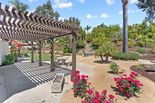 3565 Avenida Amorosa, Escondido CA: https://media.crmls.org/mediaz/81e2ea58-965b-4dbd-bf50-0b1dca1393cf.jpg