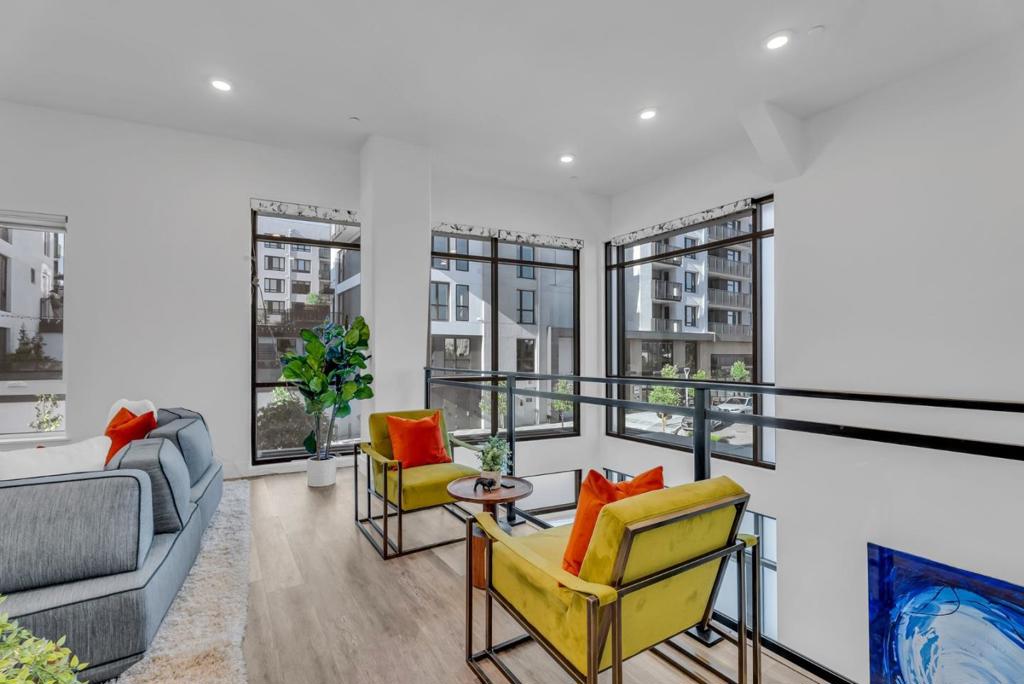 3578 Rambla Place #129