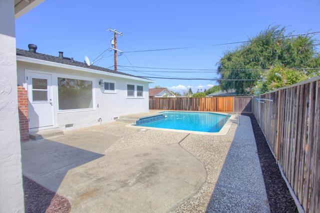 2212 ARLEEN Way, San Jose CA: https://media.crmls.org/mediaz/81e40a1c-f68a-466b-9fa9-f65c5aab3ee0.jpg