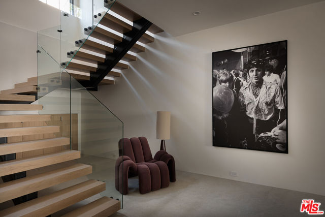 23615 Long Valley Road, Hidden Hills CA: https://media.crmls.org/mediaz/81e41ce6-550a-4cff-bb5b-d4a9484c2004.jpg