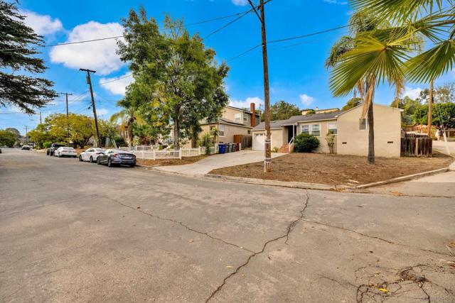 5170 Randlett Dr, La Mesa CA: https://media.crmls.org/mediaz/81e46d0b-1b4f-4c04-a505-d0805b29c451.jpg