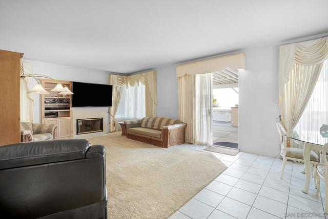 778 Avenida De La Barca, Chula Vista CA: https://media.crmls.org/mediaz/81e4af2e-a577-451d-8575-3da5eea4fac5.jpg