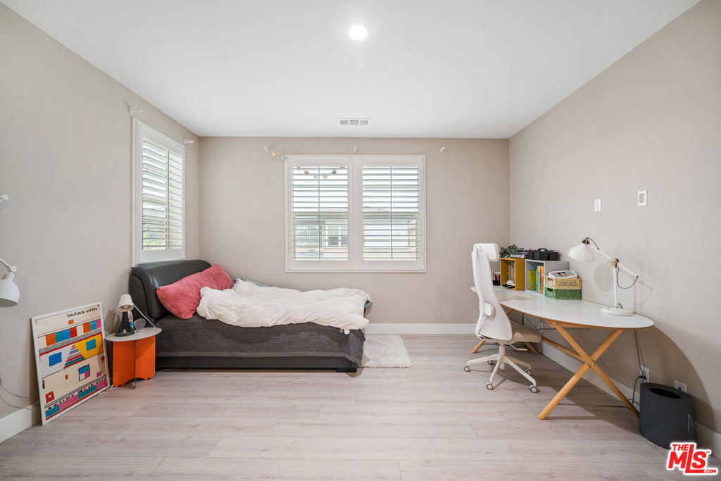 81e4b578 F483 4b5b A555 55db11b20037