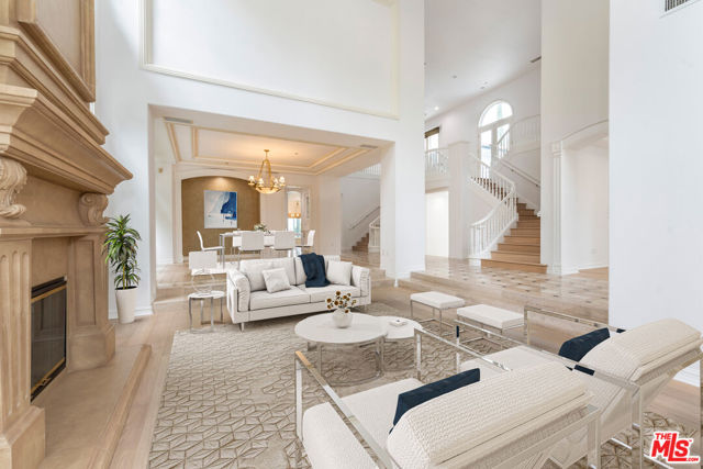 3791 WINFORD Drive, Tarzana CA: https://media.crmls.org/mediaz/81e4c3c0-c3e3-43a8-98c4-f59d6ae90a3e.jpg