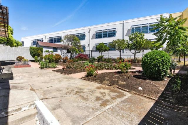 2875 Romagnolo Street, Hayward CA: https://media.crmls.org/mediaz/81e4f329-fad7-4a93-be59-3af36f30973a.jpg