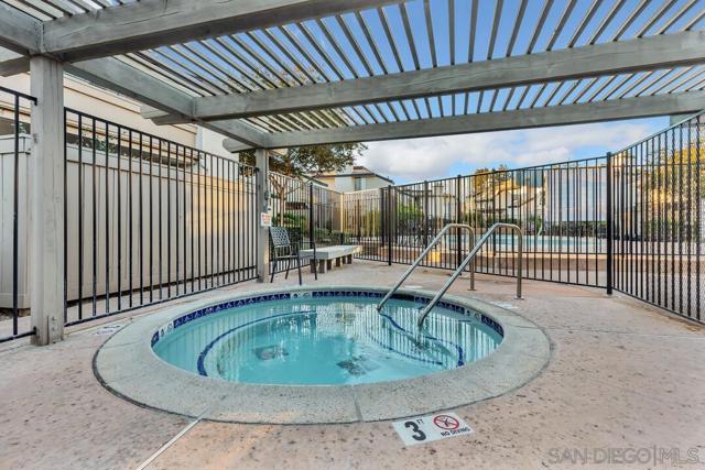 450 W Vermont Ave 105, Escondido CA: https://media.crmls.org/mediaz/81e51159-fbd9-497d-94f7-7c274bc3ff77.jpg