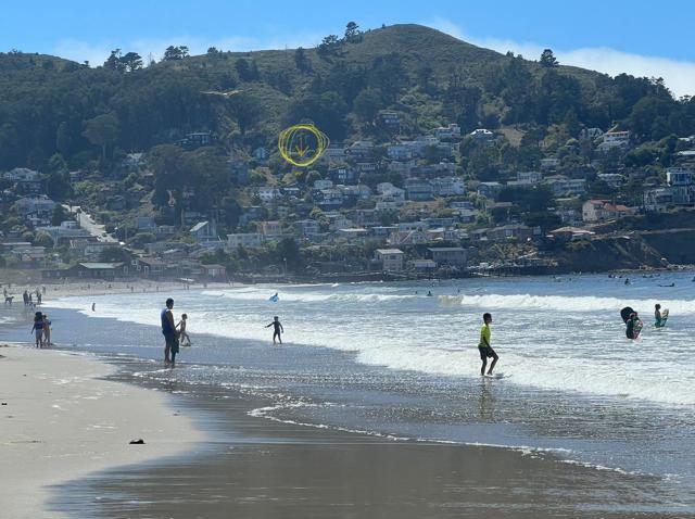 268 Olympian Way, Pacifica CA: https://media.crmls.org/mediaz/81e520c9-652c-4bd0-b149-d3d021b2adb6.jpg