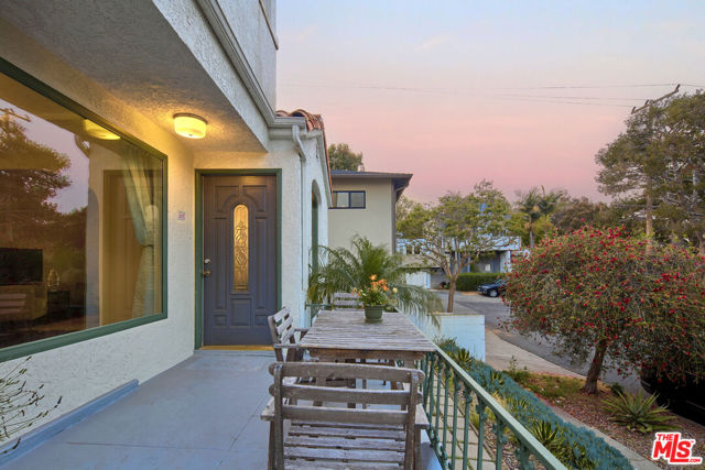 205 5th Avenue, Venice, California 90291, ,Multi-Family,For Sale,5th,24395243