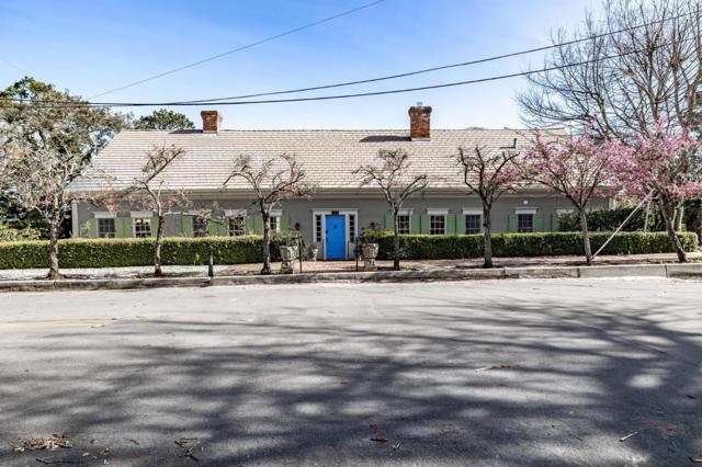 811 Alameda Avenue, Monterey CA: https://media.crmls.org/mediaz/81e6423e-e39e-4f6b-ba7f-7d1997917783.jpg