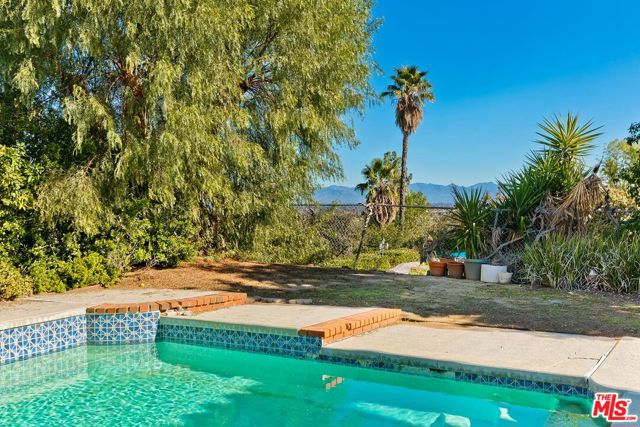 24561 Calvert Street, Woodland Hills CA: https://media.crmls.org/mediaz/81e69a5b-c134-490e-9c31-eb8f0a5e031a.jpg