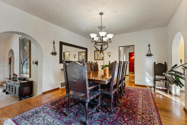 5321 Alta Canyada Road, La Canada Flintridge CA: https://media.crmls.org/mediaz/81e6e925-4dc5-4e6b-a19f-bbc69ef17862.jpg