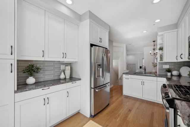 139 Pacchetti Way, Mountain View CA: https://media.crmls.org/mediaz/81e721bb-400f-4a5f-ac31-57192066244f.jpg