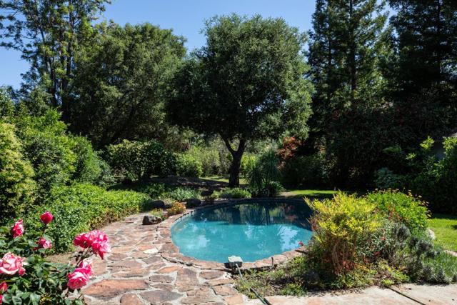 Image 25 of 37 For 800 Loyola Drive