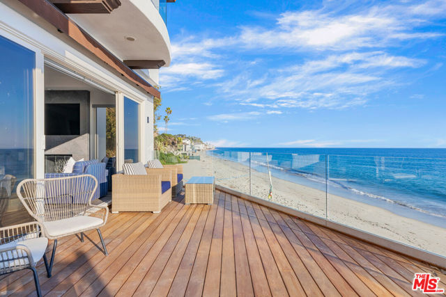 27336 Pacific Coast Highway, Malibu CA: https://media.crmls.org/mediaz/81e83537-2999-4024-90ff-2513061949c7.jpg