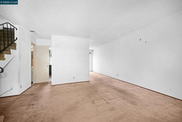2571 Twin Creeks Dr, San Ramon CA: https://media.crmls.org/mediaz/81e8e400-d68f-4776-b556-1beca546d5d7.jpg